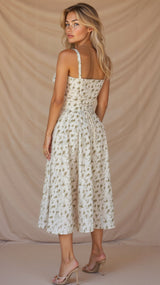 Riverside Sweetheart Midi Dress with Fitted Waist